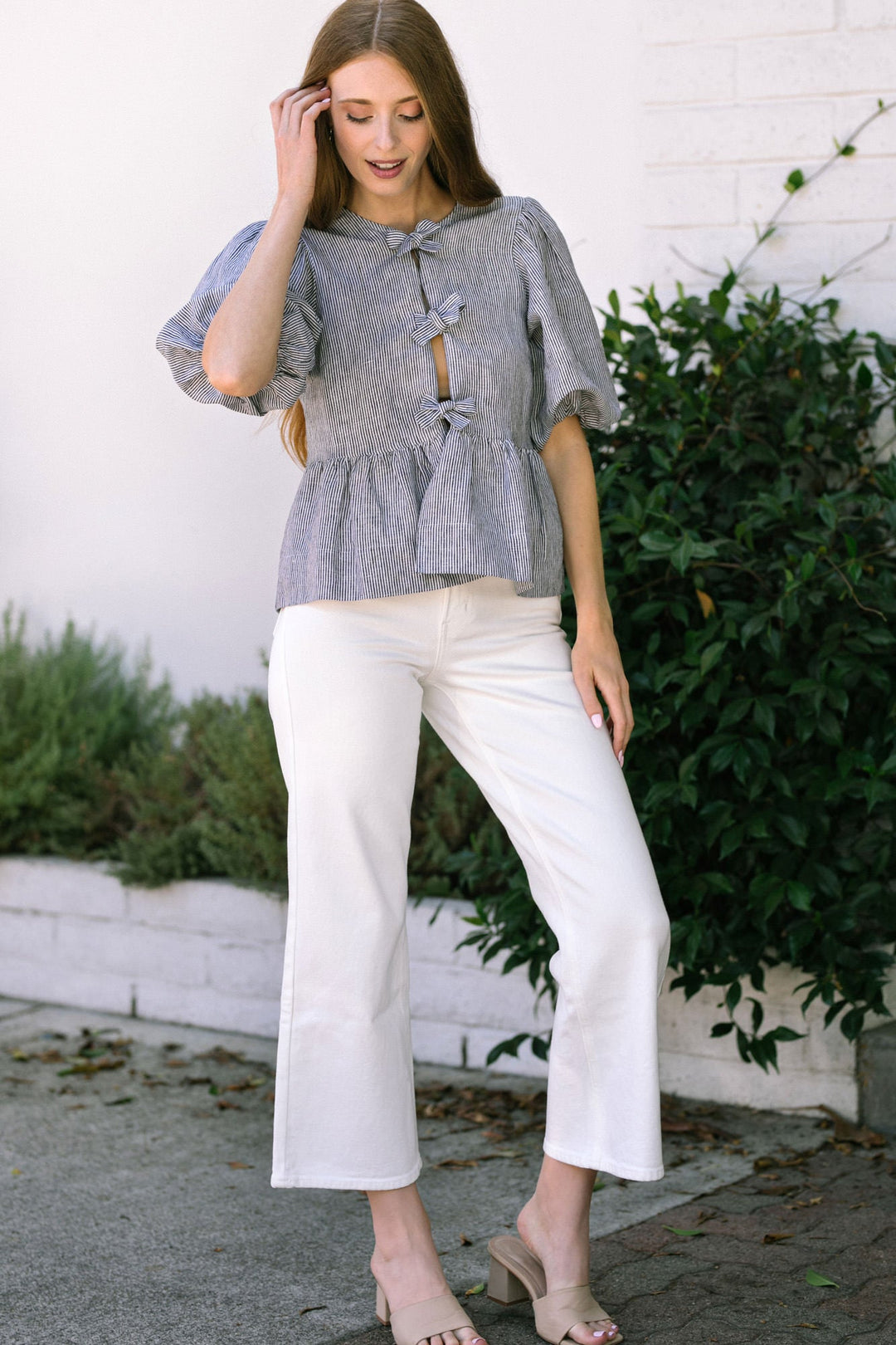 How to Create 3 Chic Outfits with White Jeans and 3 Versatile Tops