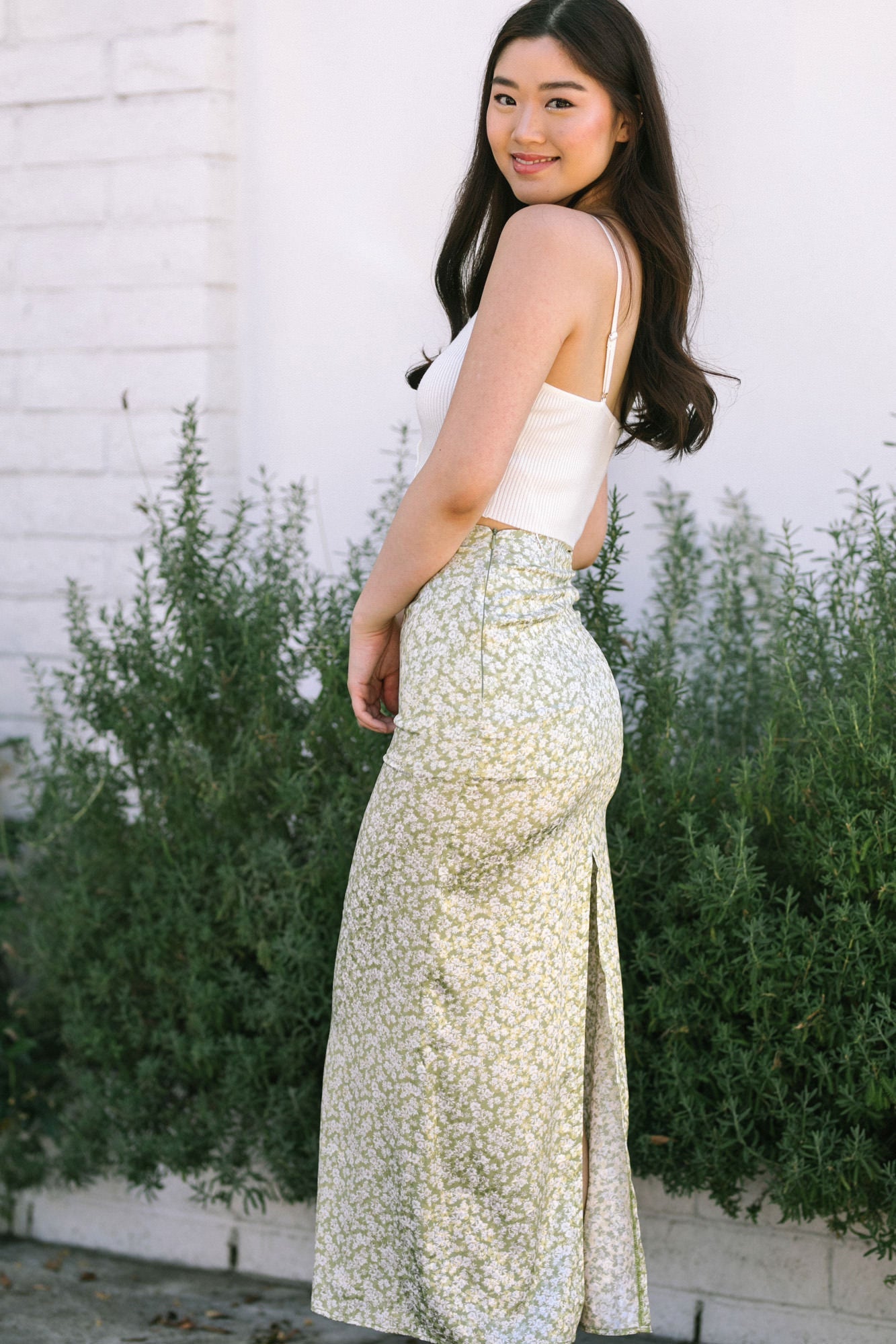 5 Ways to Wear a Floral Midi Skirt - Sydne Style