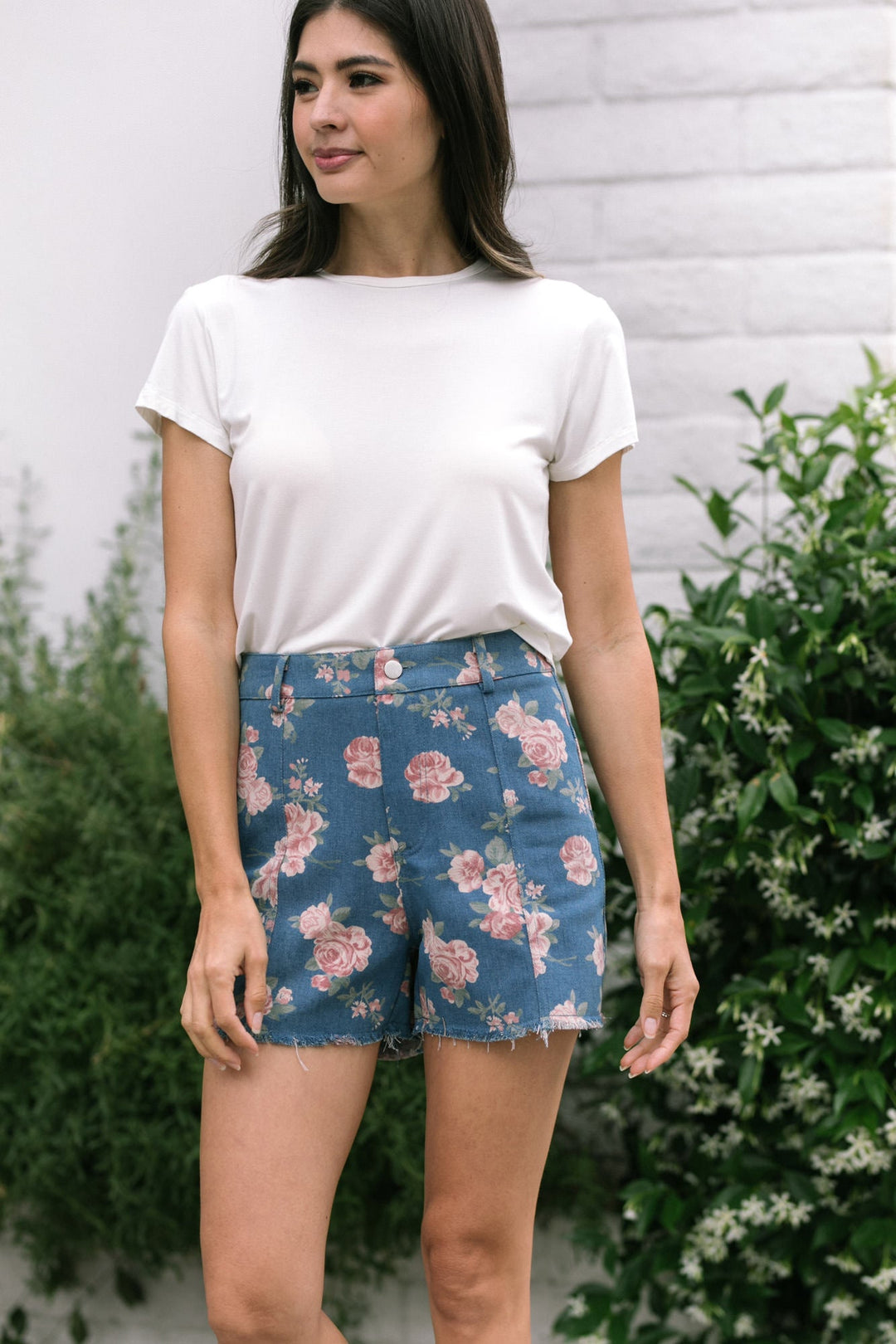 How To Wear Bermuda Shorts: 10 Outfit Ideas