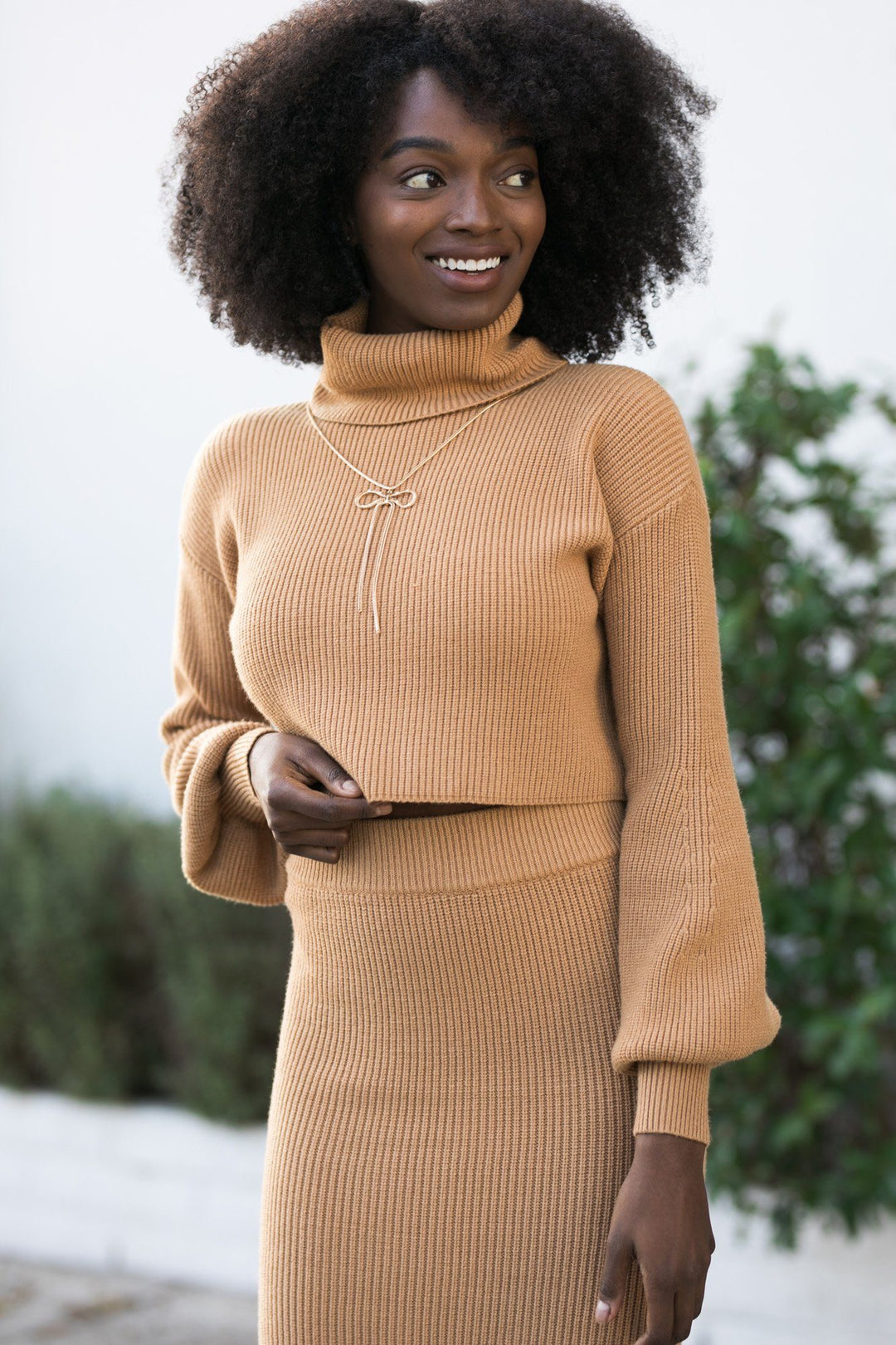 Edith Cropped Turtleneck Sweaters Moodie Camel Small 