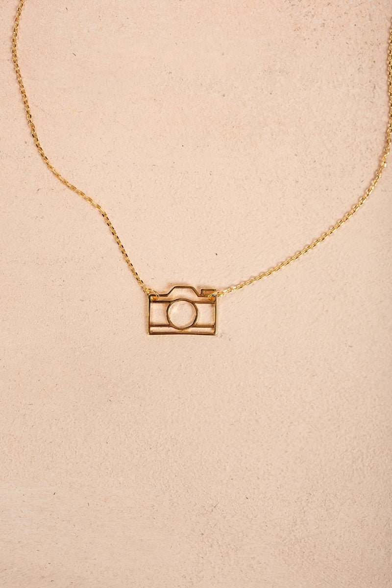 Tracy Camera Necklace Necklaces Fame Gold 