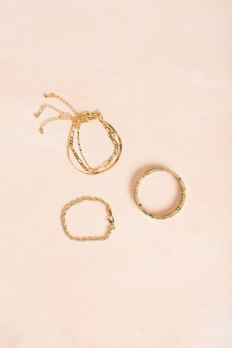 Zoey Gold Twisted Bracelet Bracelets Fame 