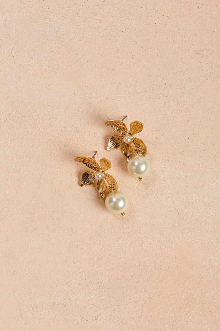 Bridget Flower Pearl Earrings
